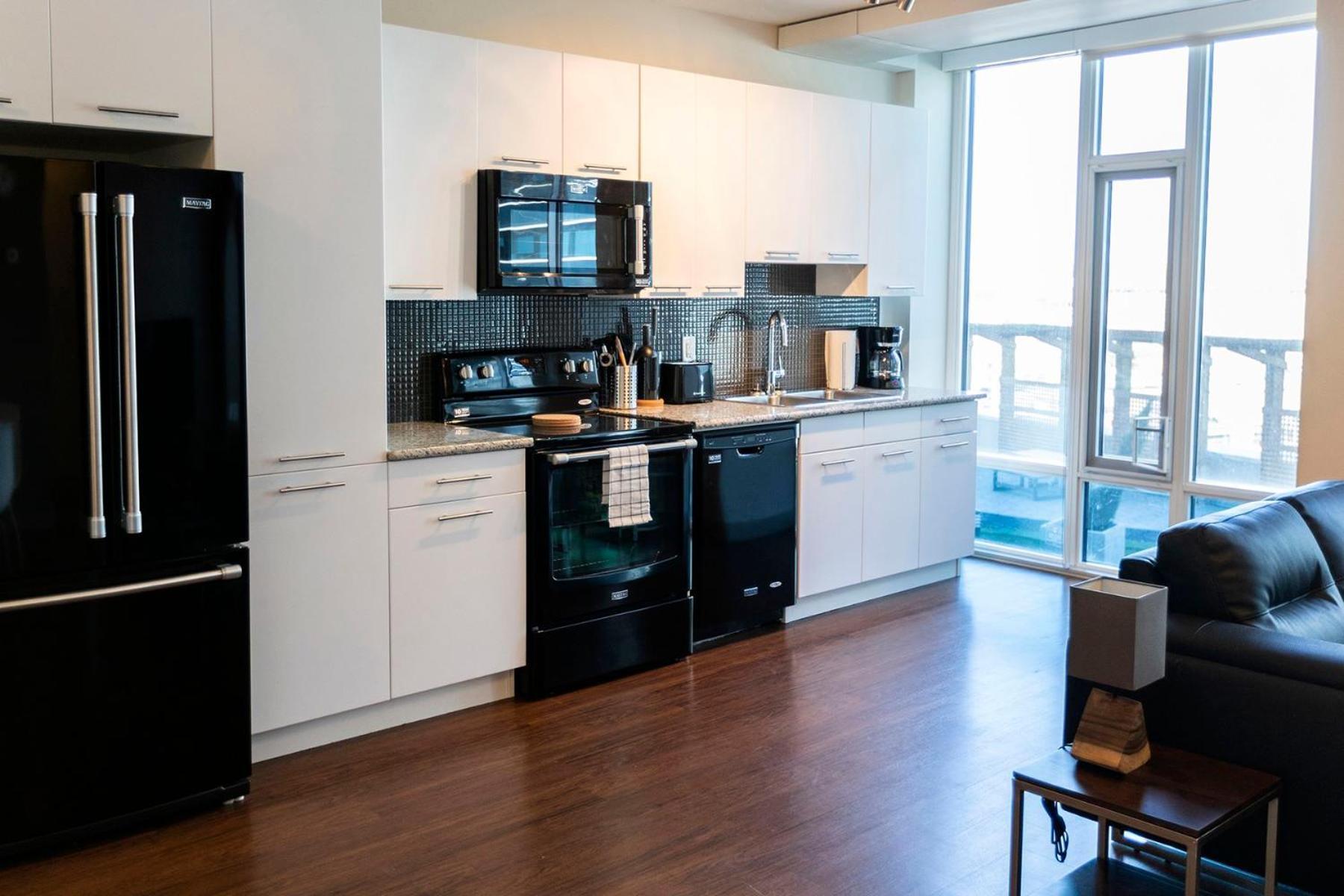 Apartment Mayfair Luxe Premium By Corporate Edmonton