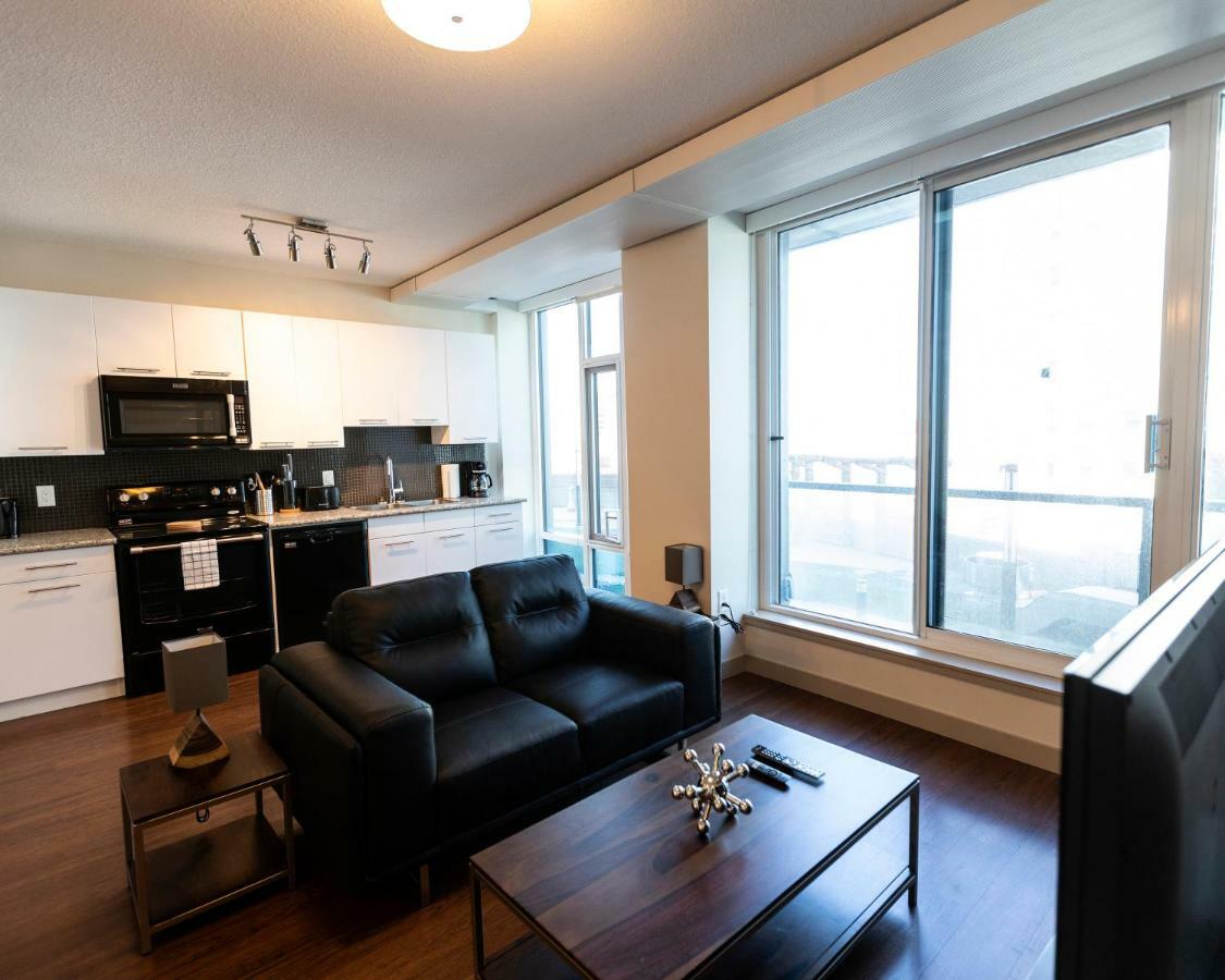 Mayfair Luxe Premium By Corporate Edmonton