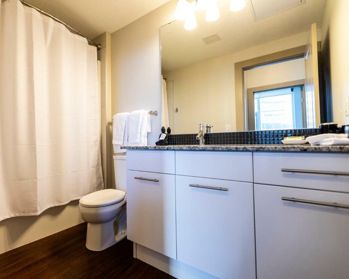 Mayfair Luxe Premium By Corporate Apartment Edmonton